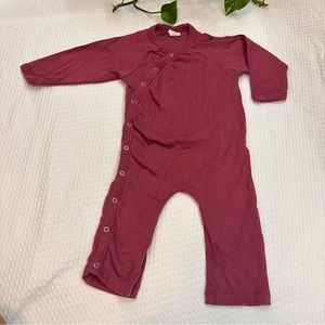 Kate quinn unisex long sleeve onesie 6-12m